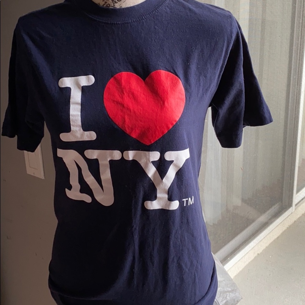 I love NY t shirt size M.